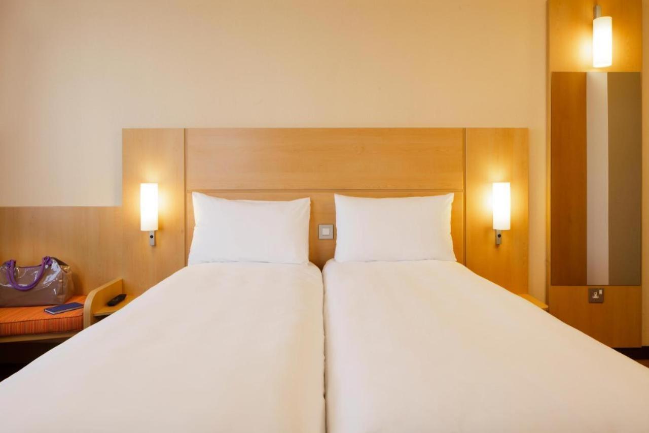 Ibis Centre - Quayside Отель Абердин
